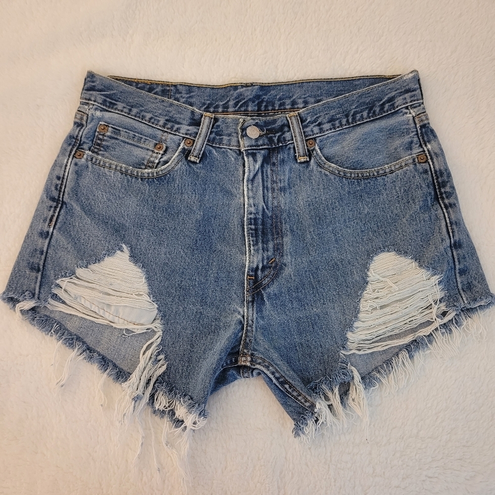 Levi's 505 Distressed Blue Denim Shorts W33